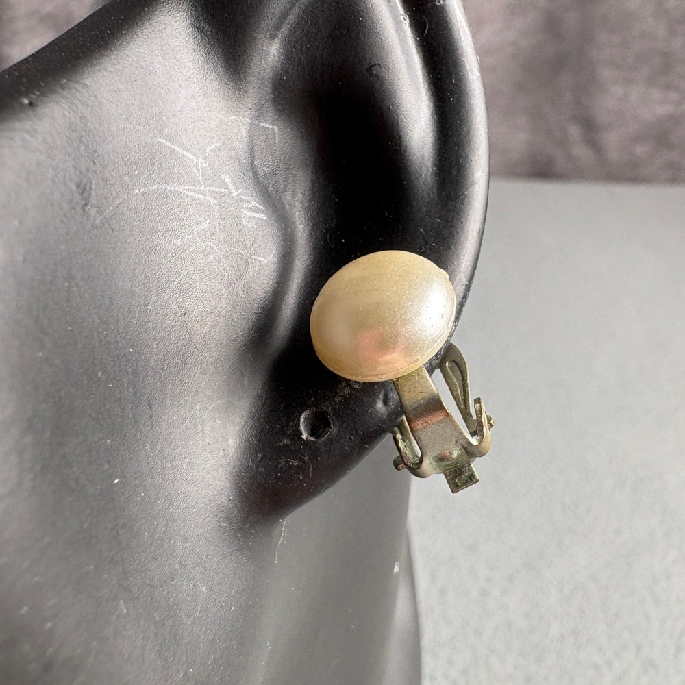 Vintage Japan Faux Pearl Clip On Earrings Cream Round Cabochon Studs Mid Century